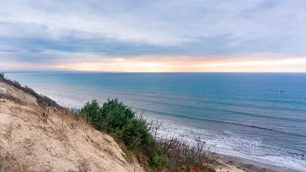Turismo no Equador praia de puerto cayo