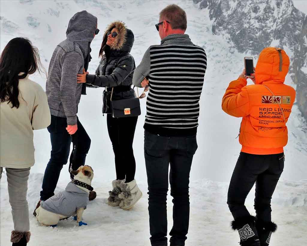 Roupas para neve cores neutras